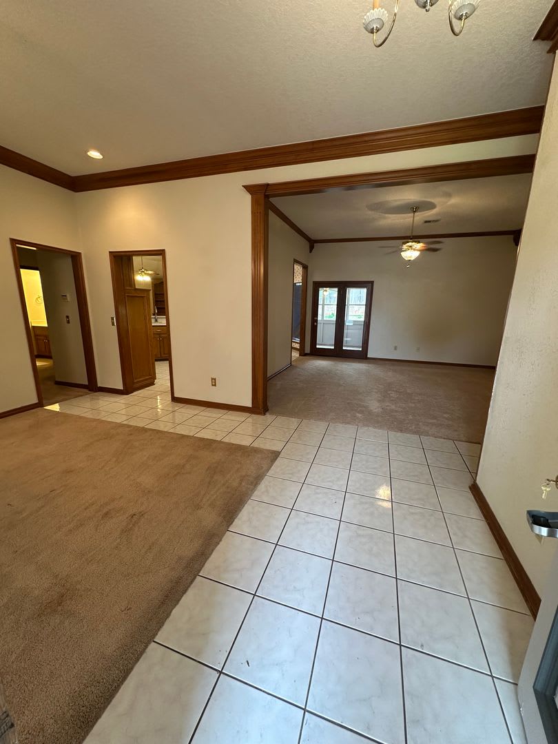 4 Bed, 2.5 Bath Brick home with 2 car garage – photo 2