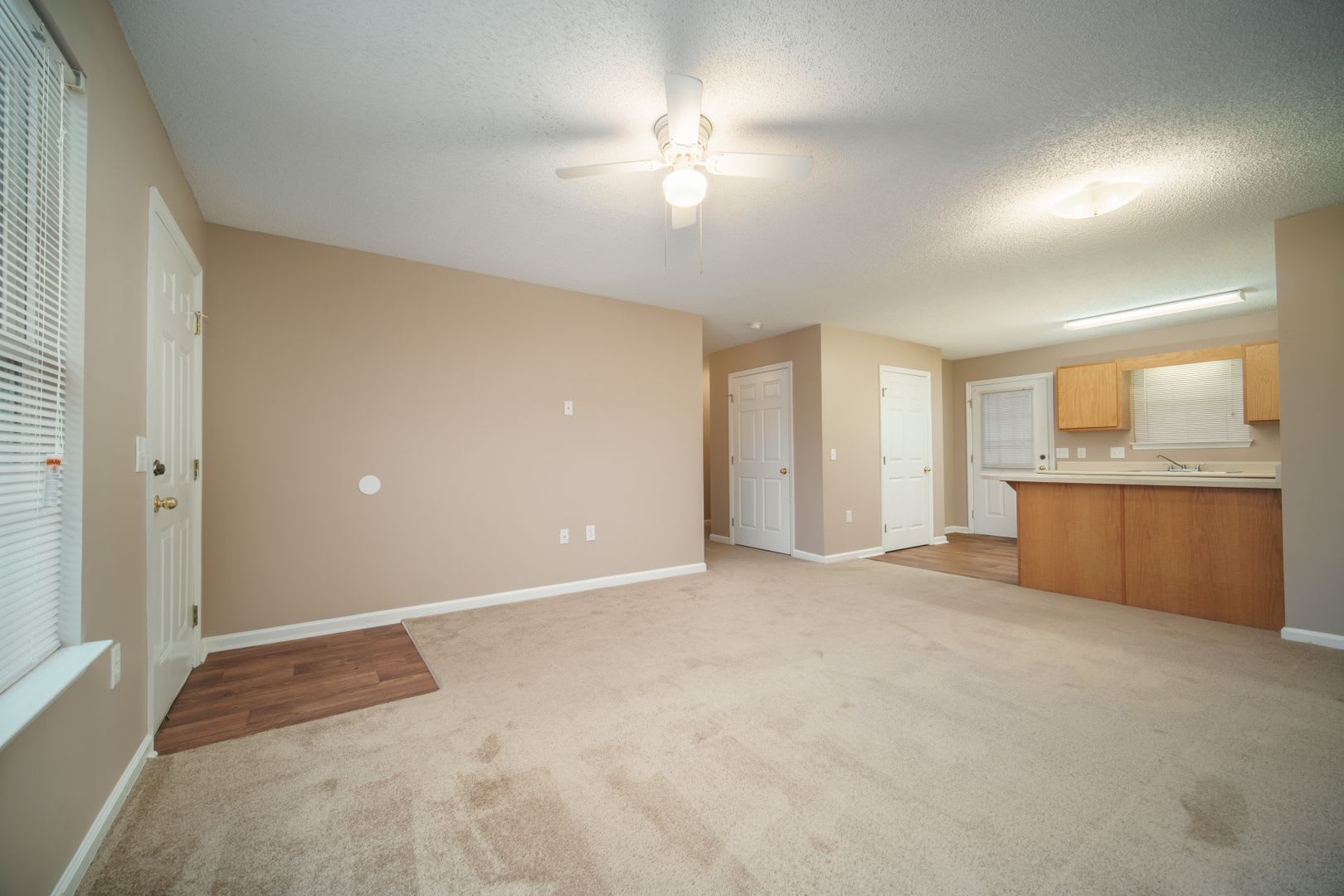 Private Villa Neighborhood Rent 1 075 Month Affordable Living – photo 4
