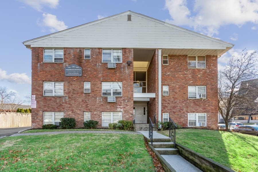 Manlow Corp 314 Oakwood Avenue – photo 5