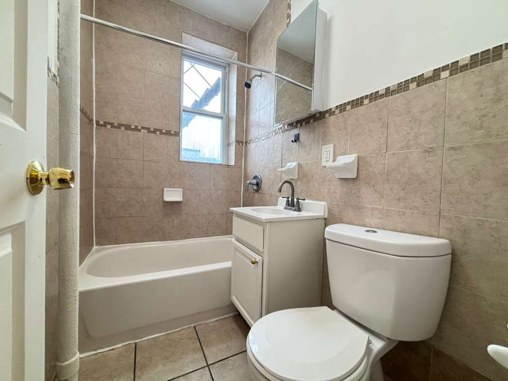 220 51st St – photo 4