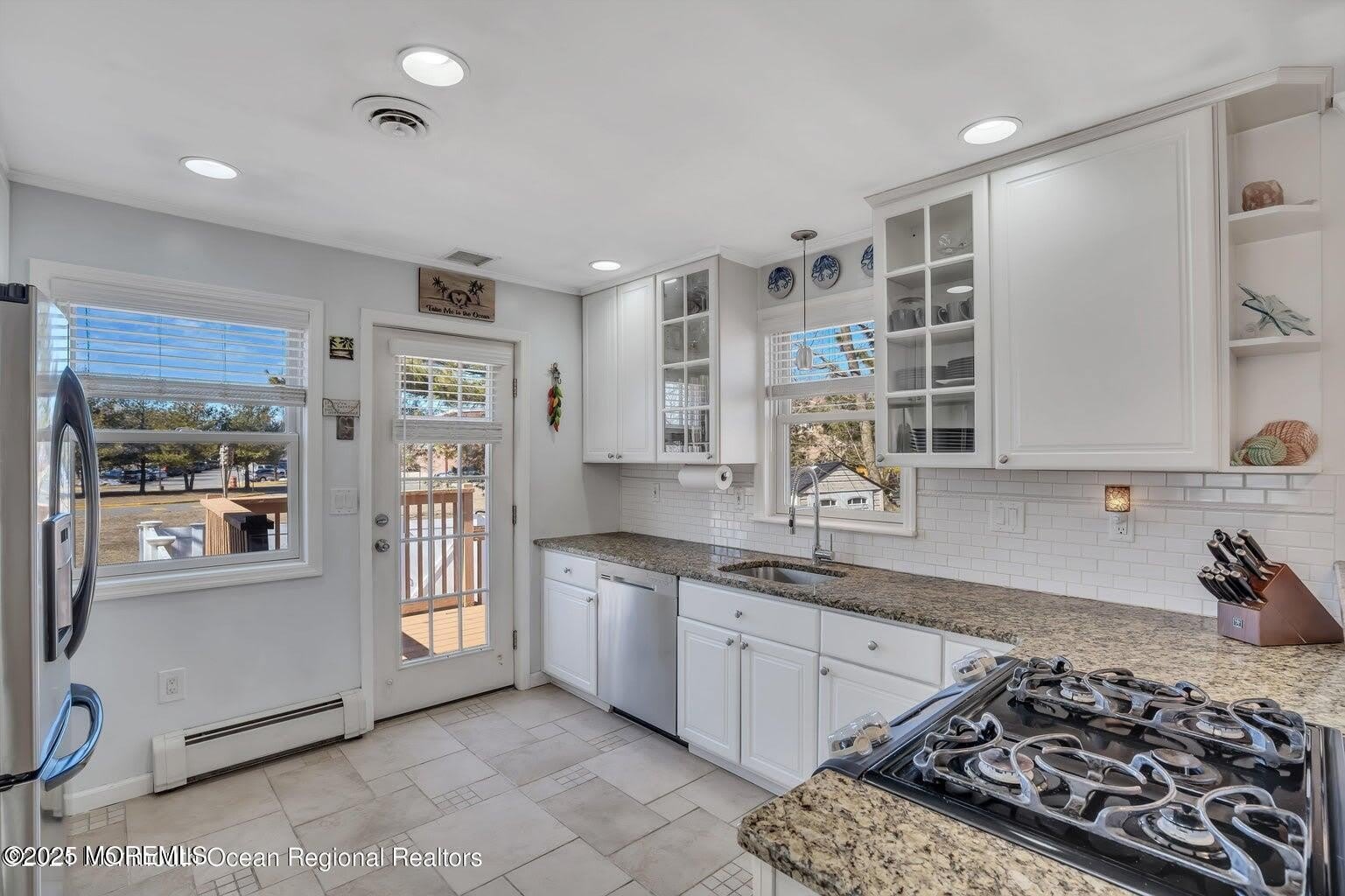 559 Dow Avenue – photo 4