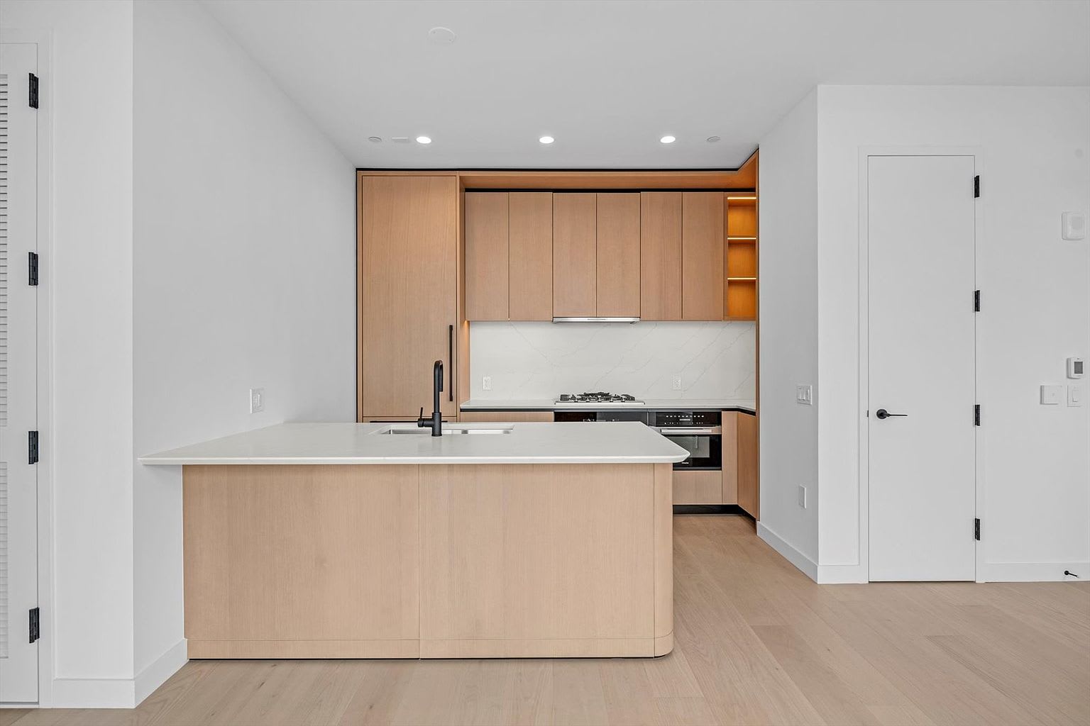 480 Kent Ave Apt 14C – photo 2