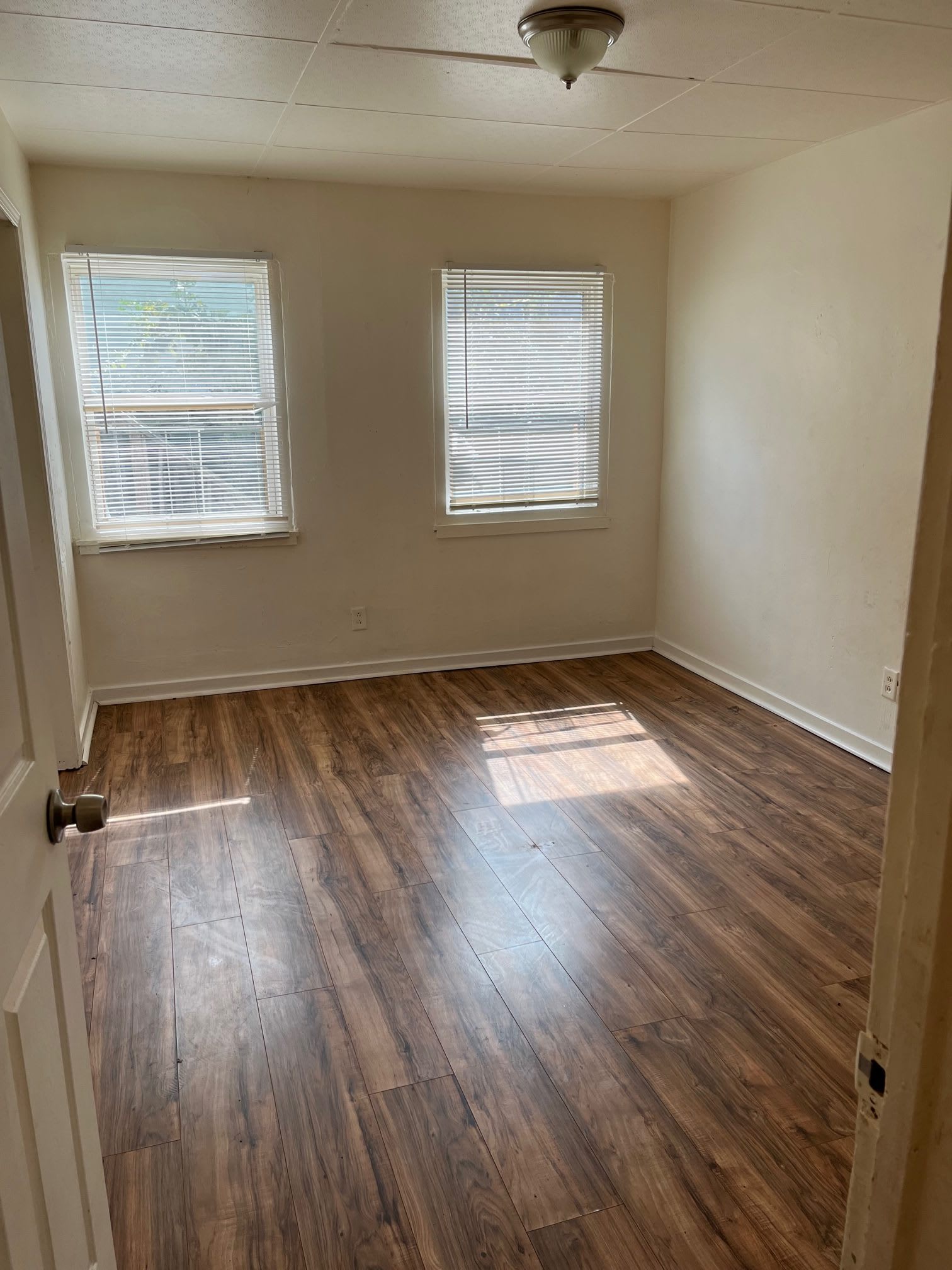 916 Gibson St – photo 2