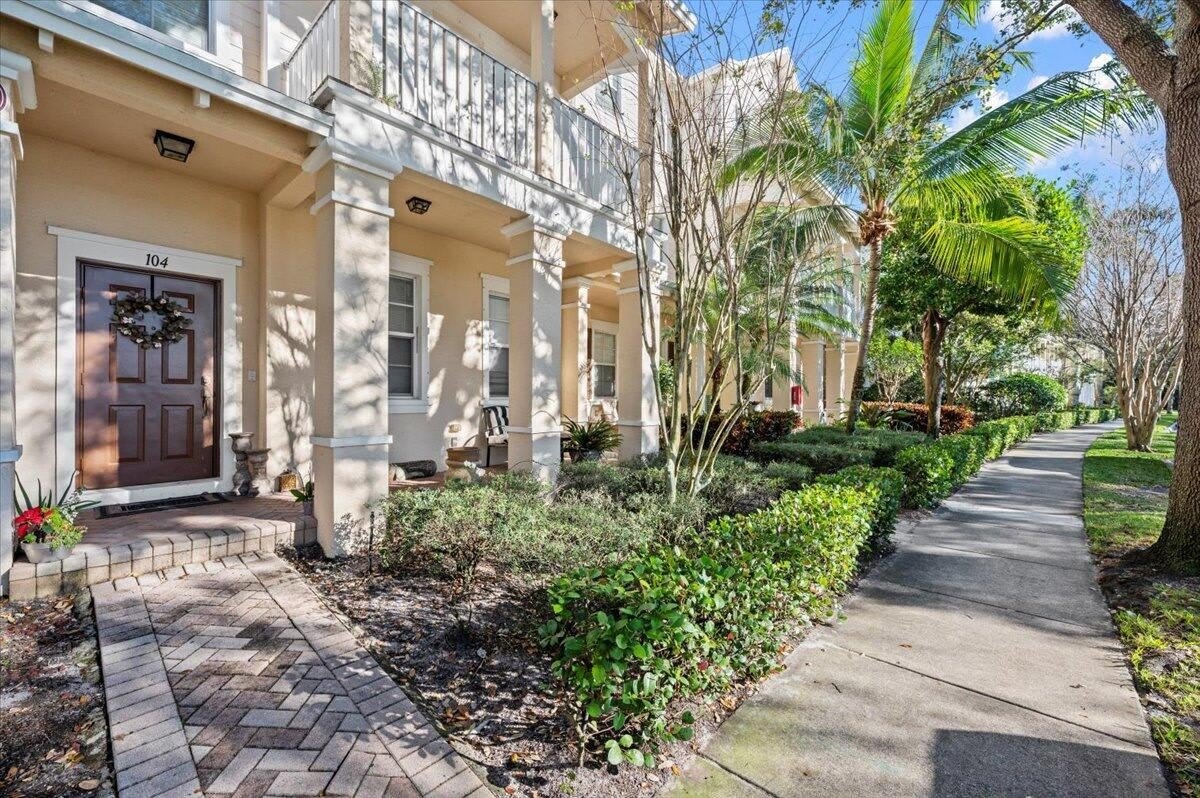 335 E Thatch Palm Circle – photo 1