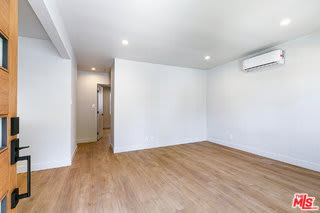 10420 Regent Street – photo 4