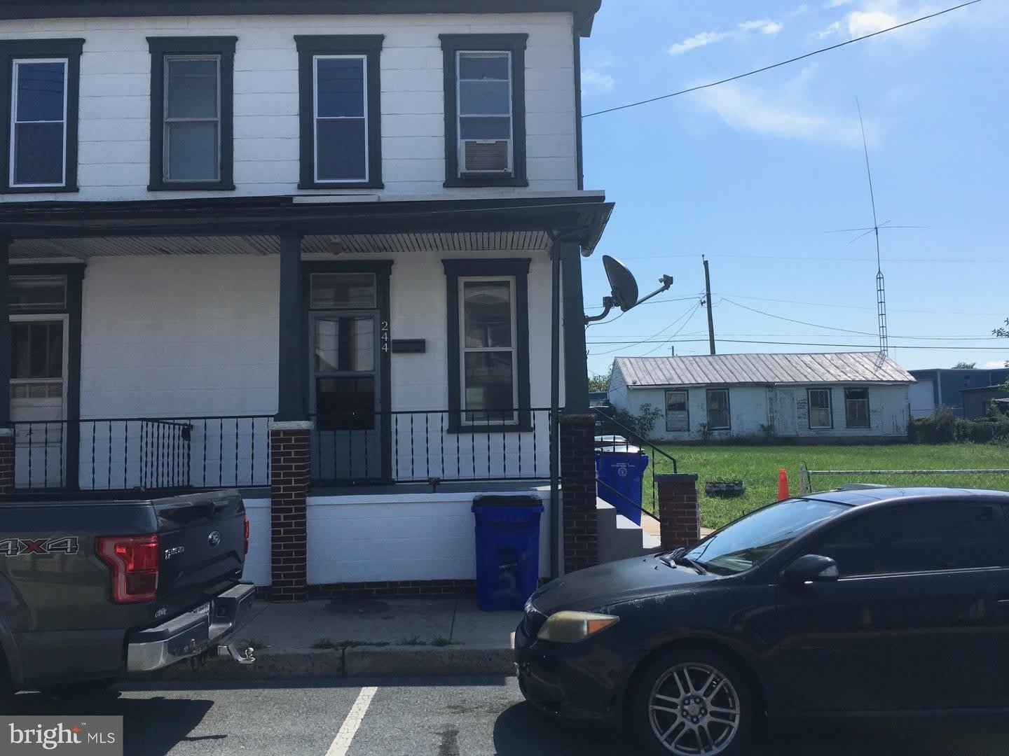 244 MULBERRY ST – photo 1