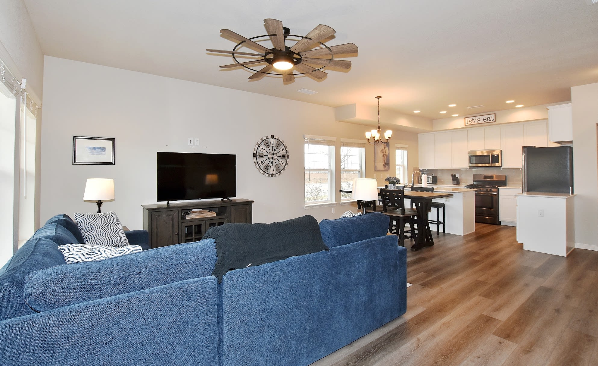 1688 Grand Avenue – photo 3