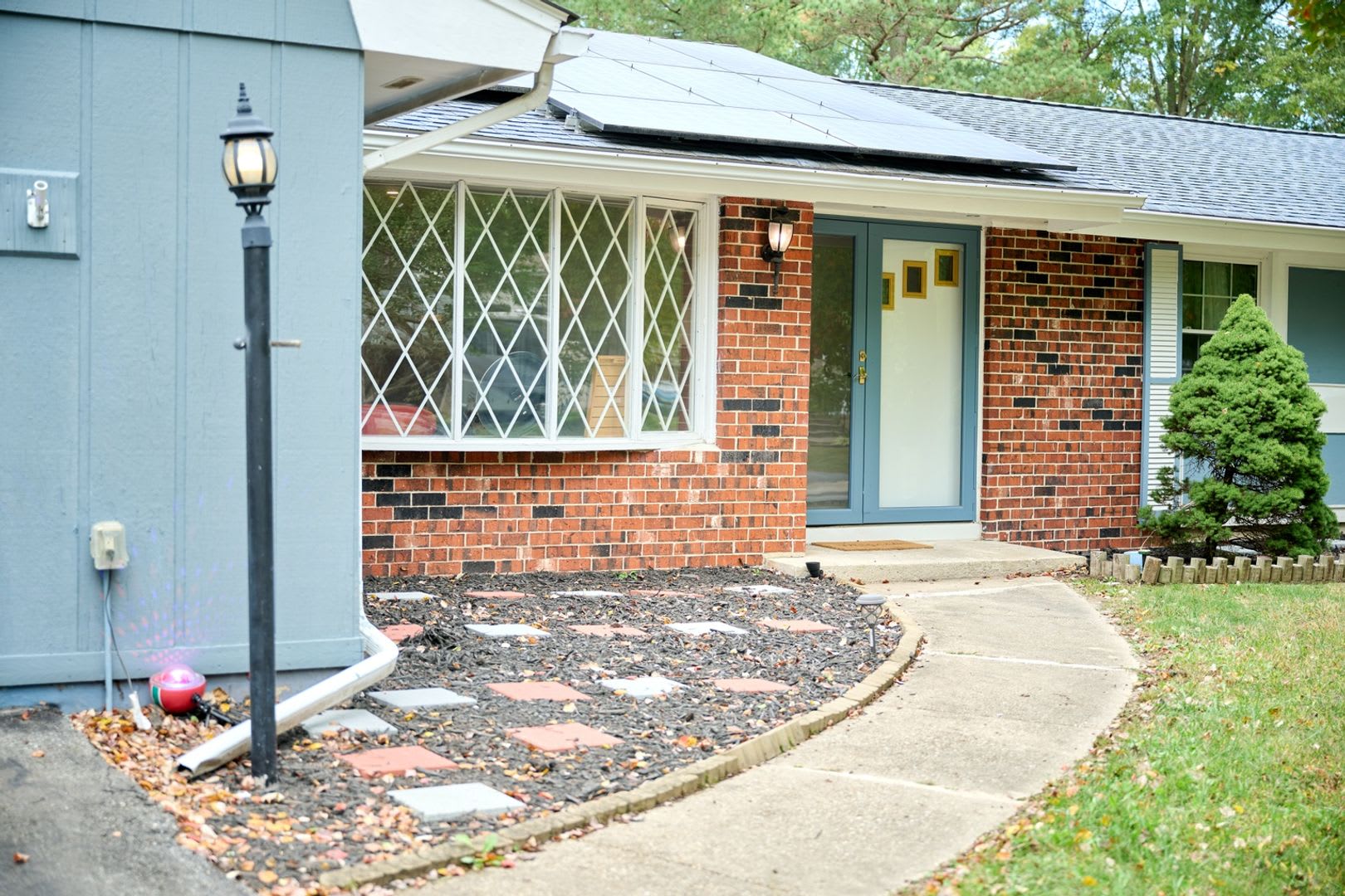 Spacious 4BR/2BA Furnished Home w/ Utilities, Mini Gym & Large Fenced Yard – Pinefield, Waldorf MD – photo 1