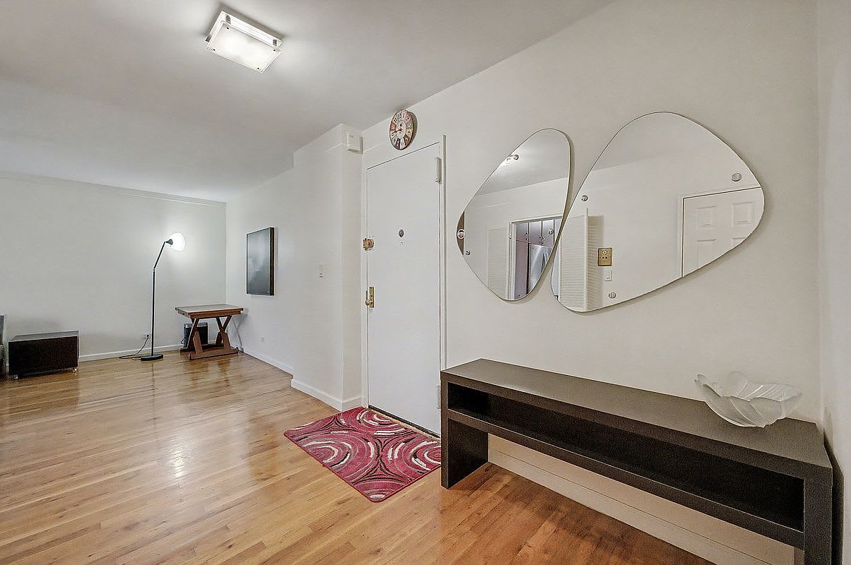 1577 E 17Th St Apt 6M – photo 3