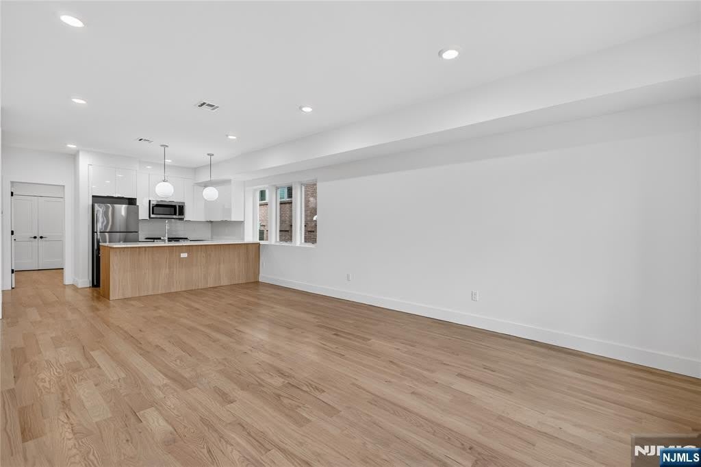 46 Hudson Avenue – photo 5