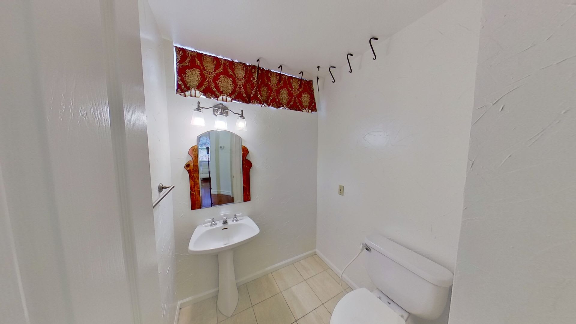 MOVE IN PROMO: 9 Inverary Trabuco Canyon, CA 92679 3 Bedroom 2.5 Bath! – photo 4