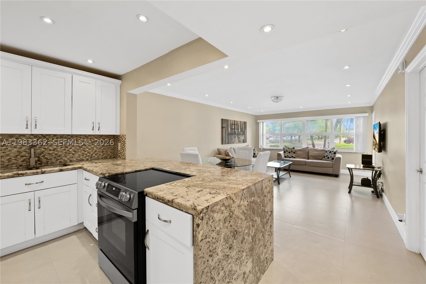 329 SE 3rd St – photo 2