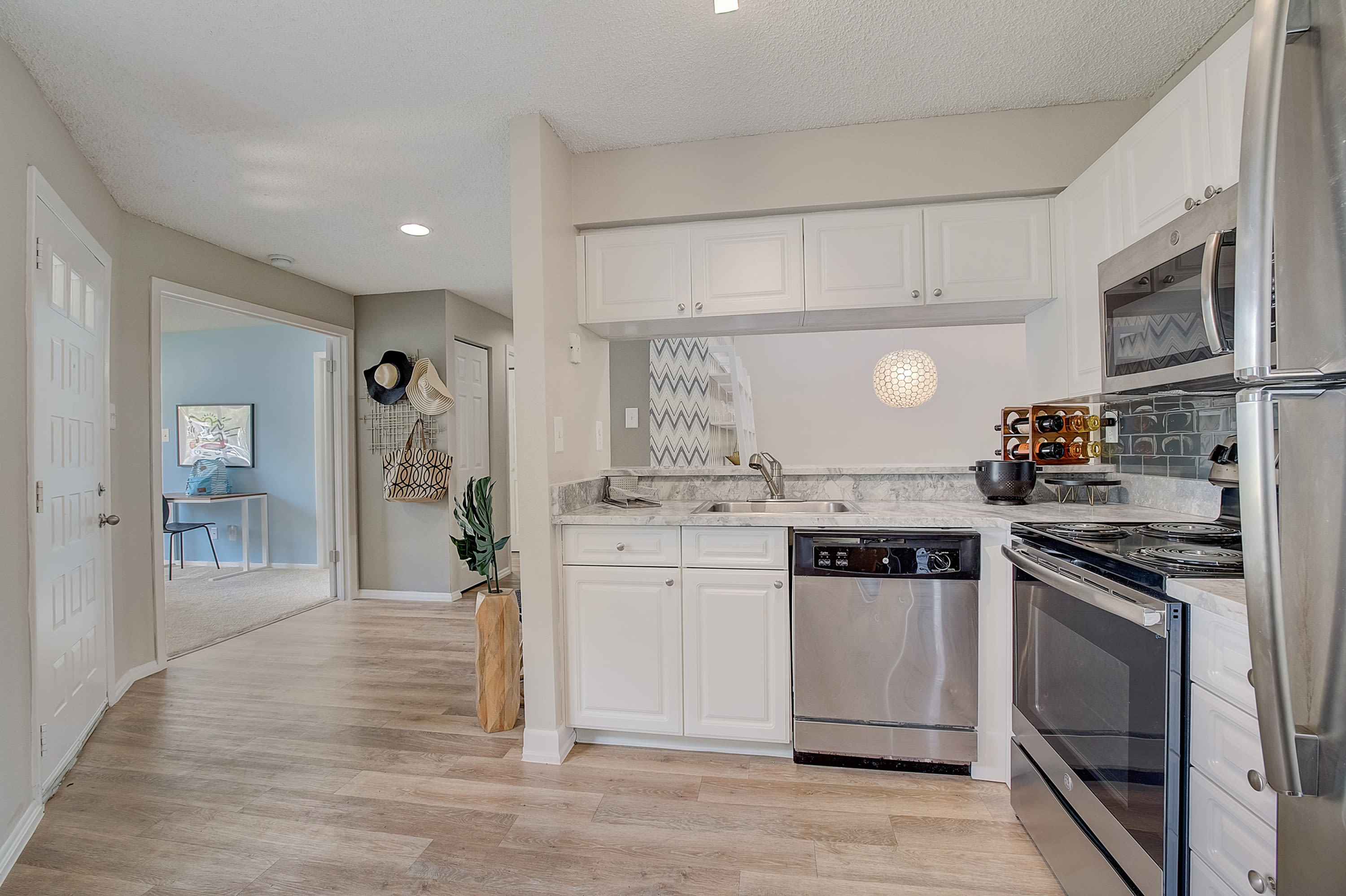 Addison Place Apartments – photo 4