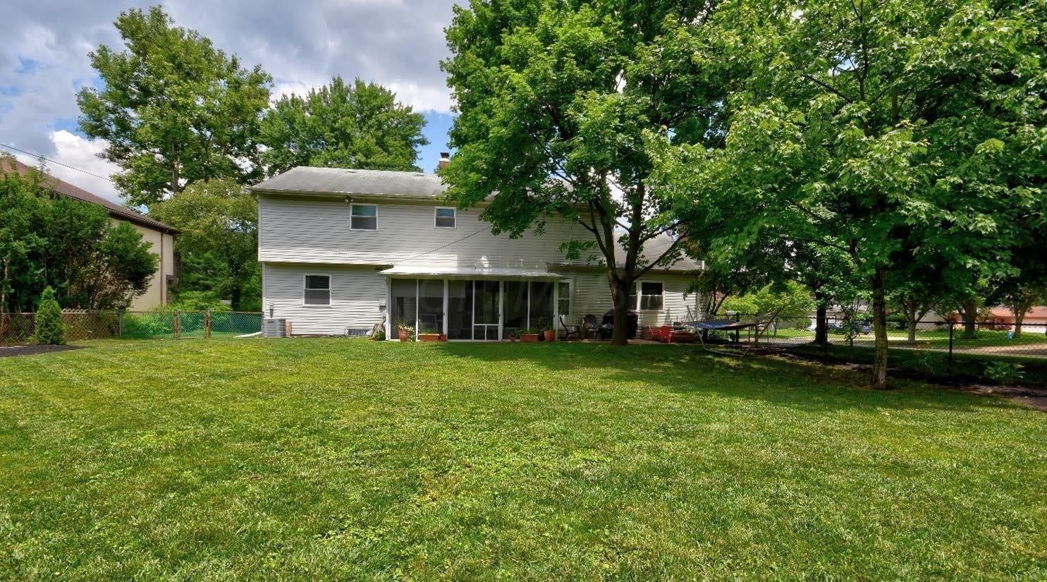 303 Greenglade Avenue – photo 4