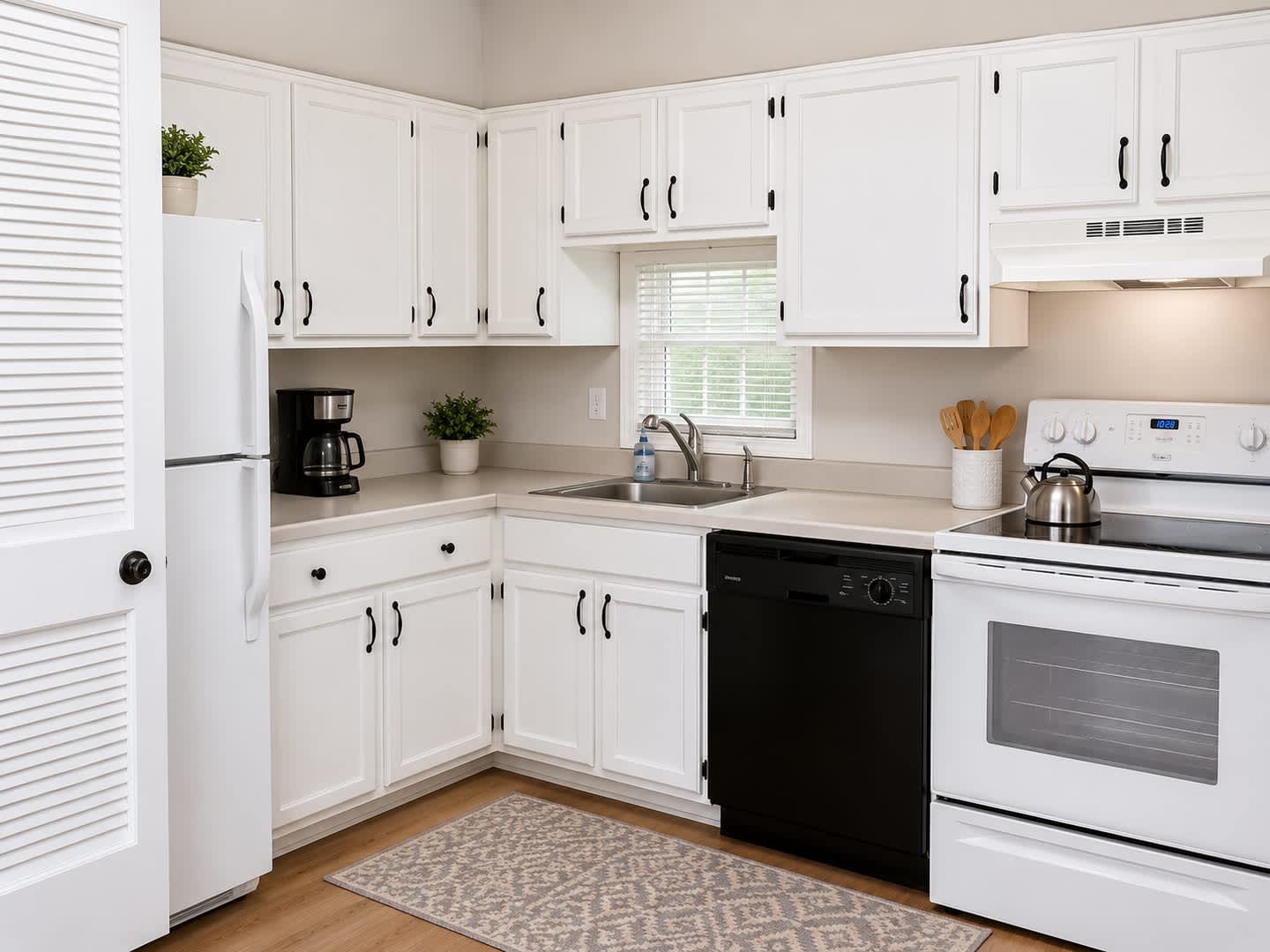 Blacksburg, 3 BR / 2 BA Available August 20 – photo 3