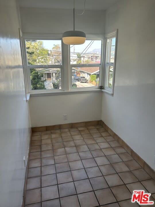 1386 1/2 Edgecliffe – photo 3