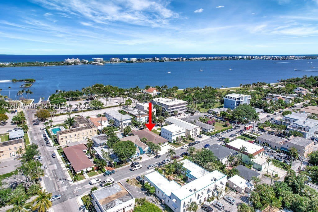 114 S Lakeside Dr – photo 2