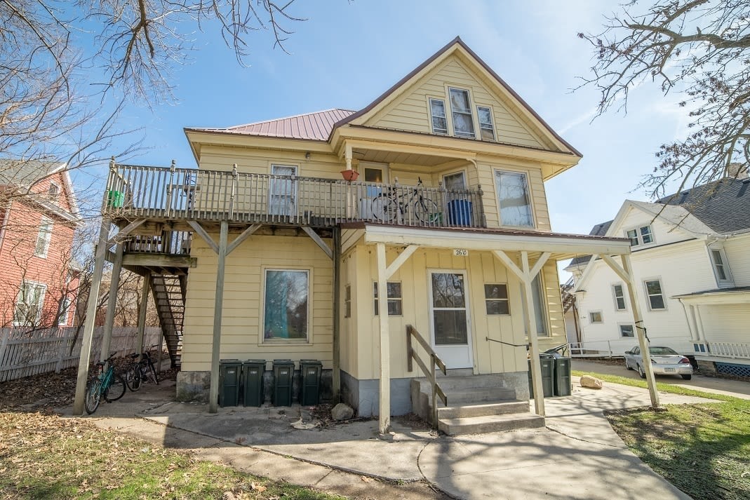 2610 College St – photo 1