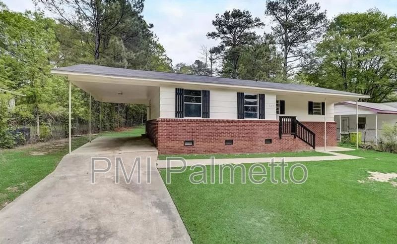 329 Saddlefield Rd – photo 3