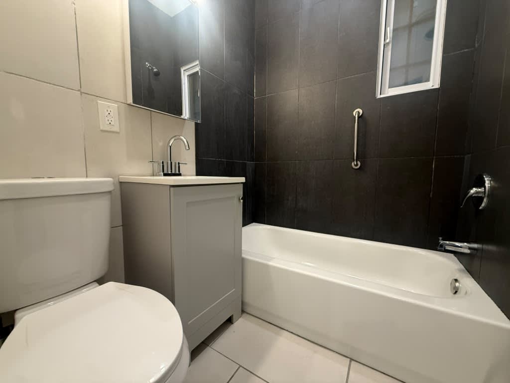 20 Claire Ave – photo 3