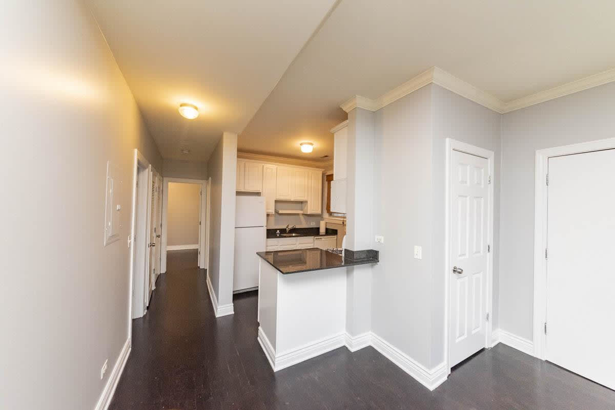 2021 N Leavitt St – photo 2