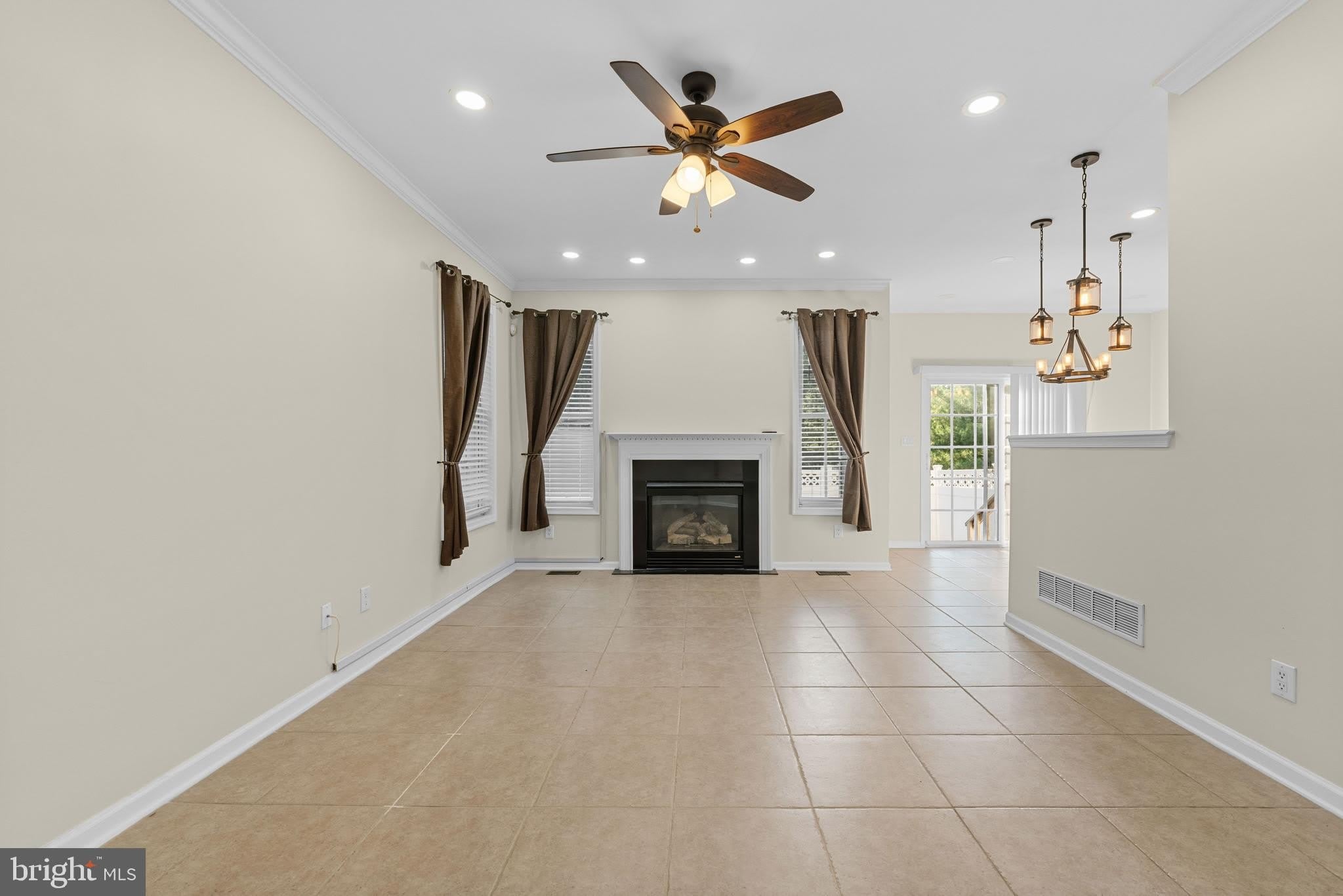 33 FARMINGTON Court – photo 4