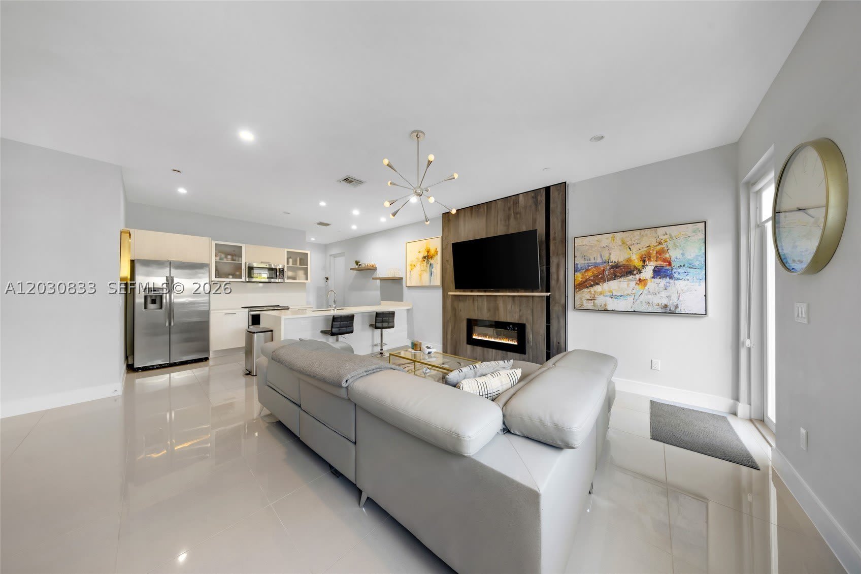 1025 Ne 18Th Ave – photo 3