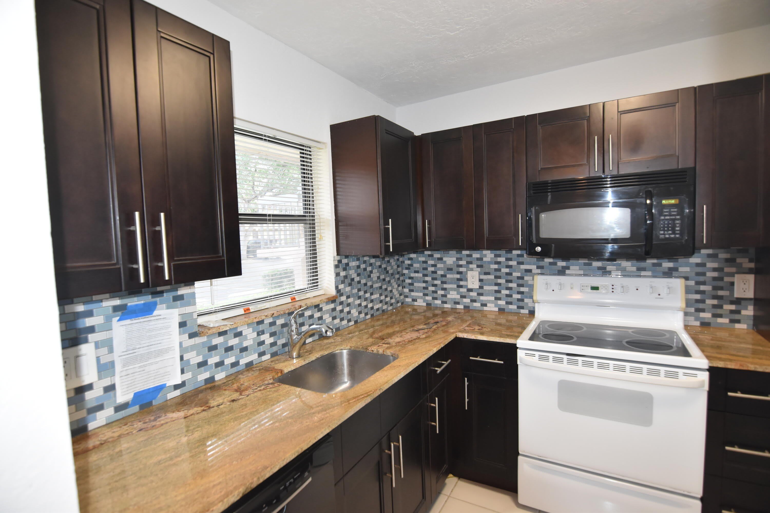 21895 Lake Forest Circle – photo 2