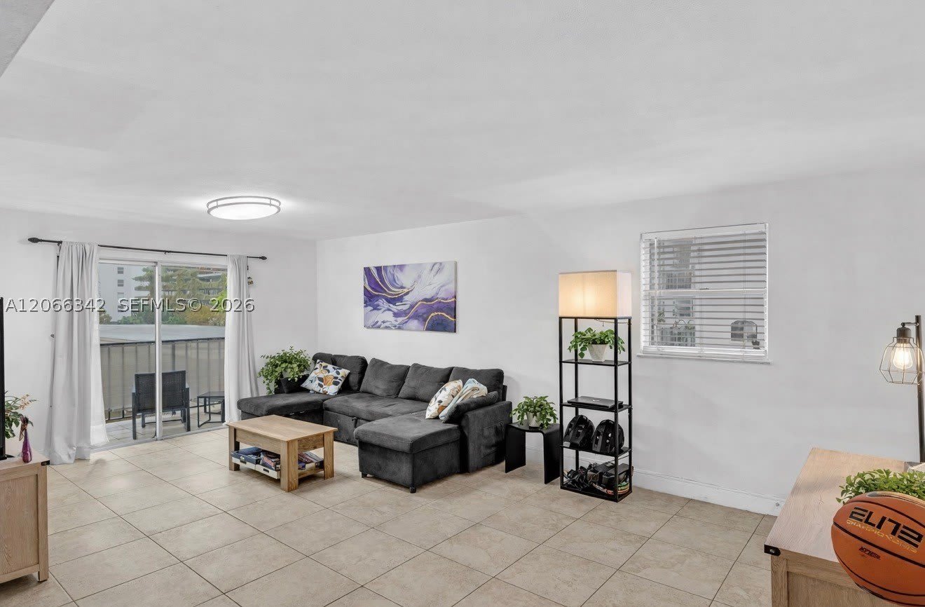 1236 Alton Rd – photo 4