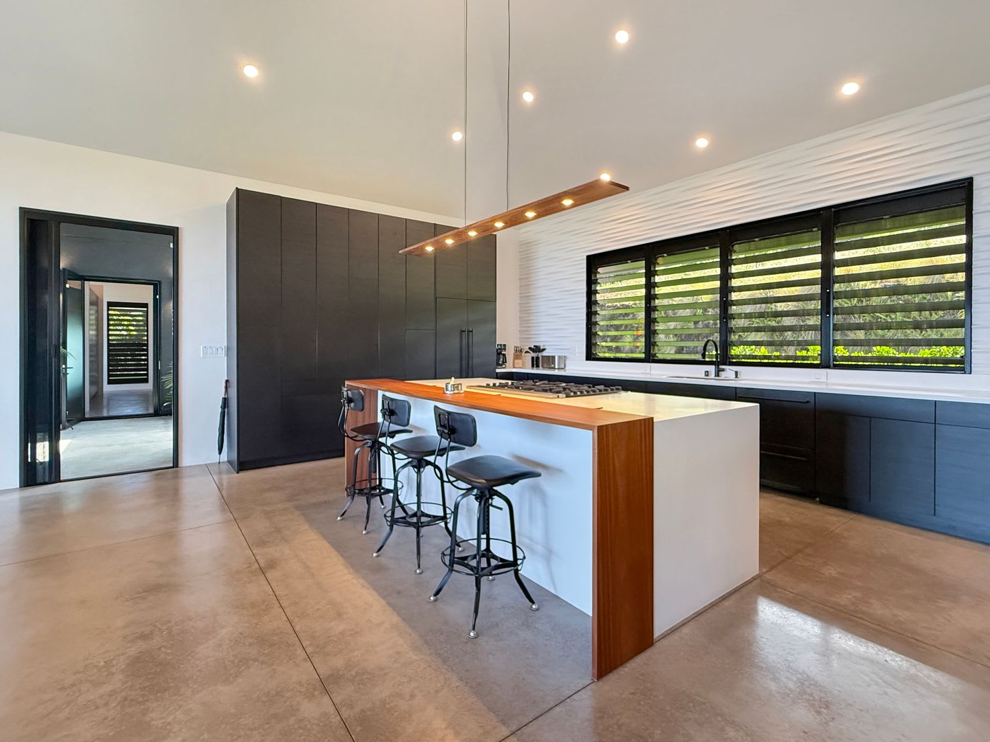 Luxury furnished pod style 3 bedroom 3.5 bathroom w/pool, outdoor showers, & spa coming soon! – photo 3