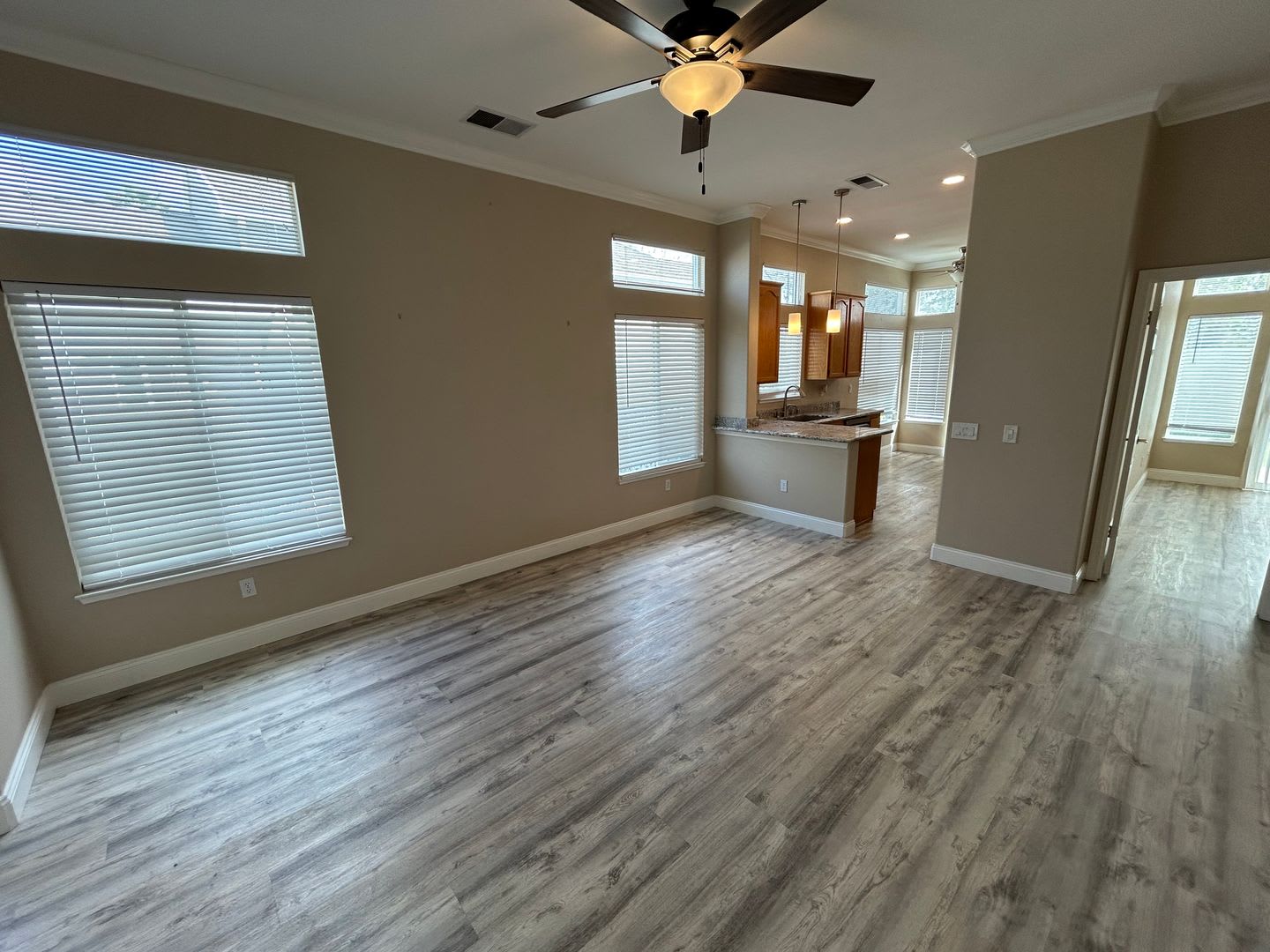 Beautiful Updated 2 Bed 2 Bath Summerset Home! 55+ Community – photo 4