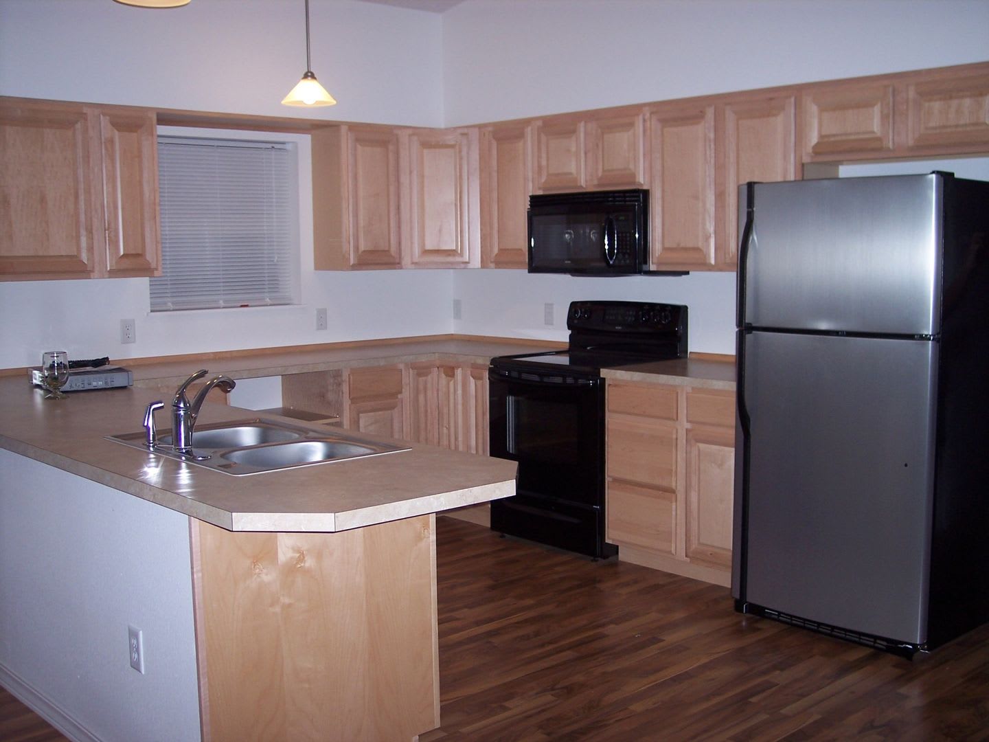 Spacious 2-Bedroom, 1.5-Bath Home in Hamilton – photo 2