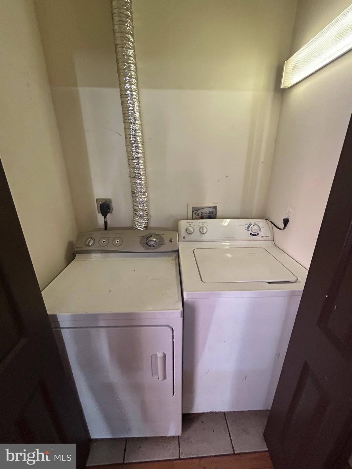 319 W MULBERRY Street – photo 3
