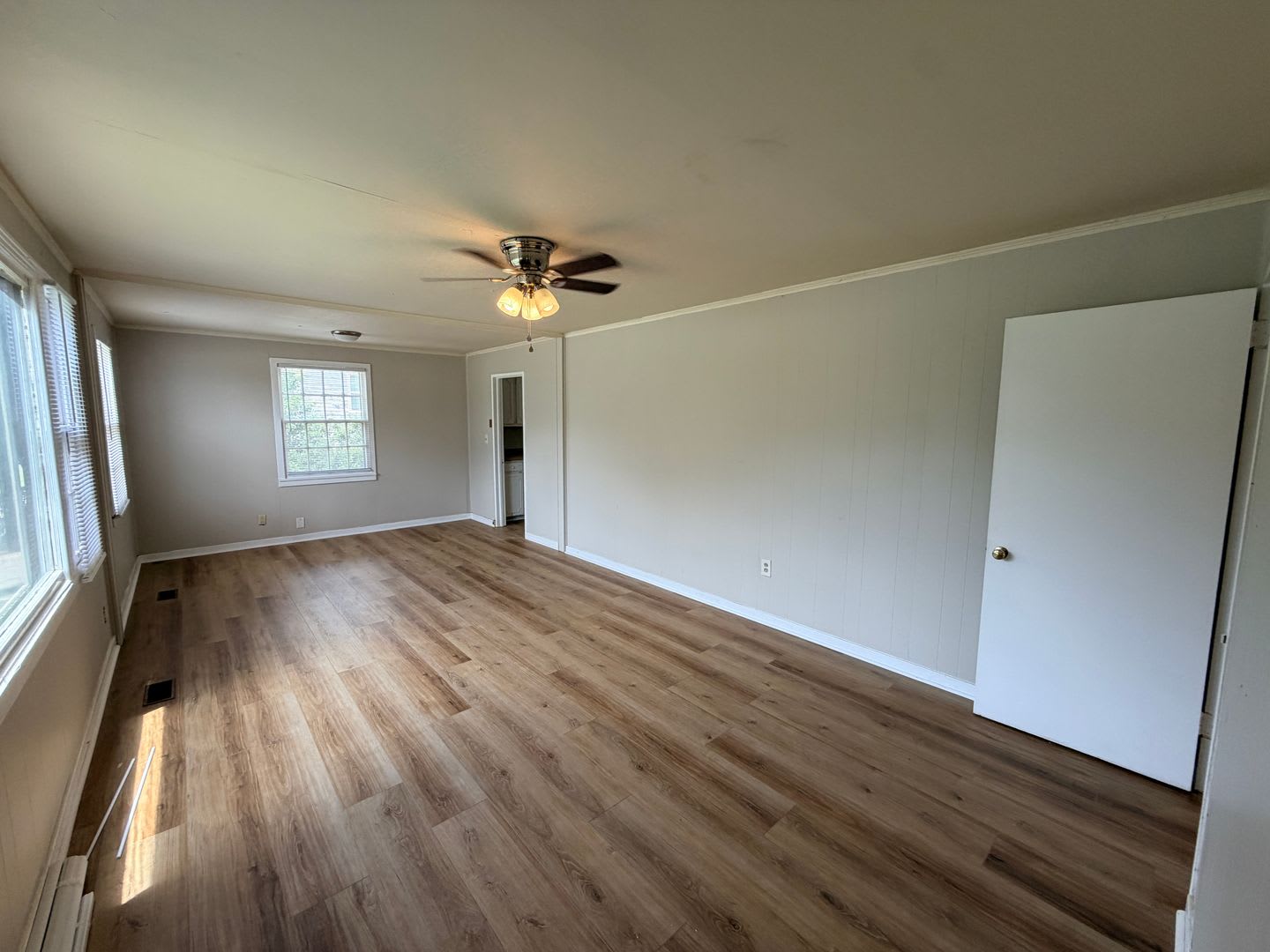Charming 2BR/1BA Near VSU – Hardwood Floors – photo 2