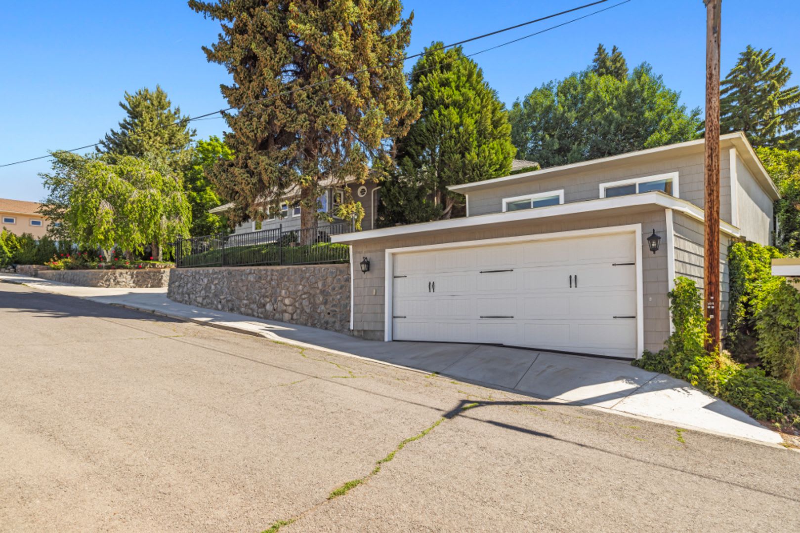 525 Mesa St – photo 3