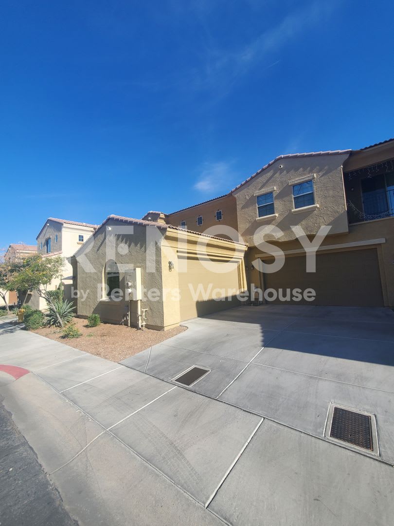 Gated Mesa Townhome with Fresh Updates & Community Pool! – photo 3