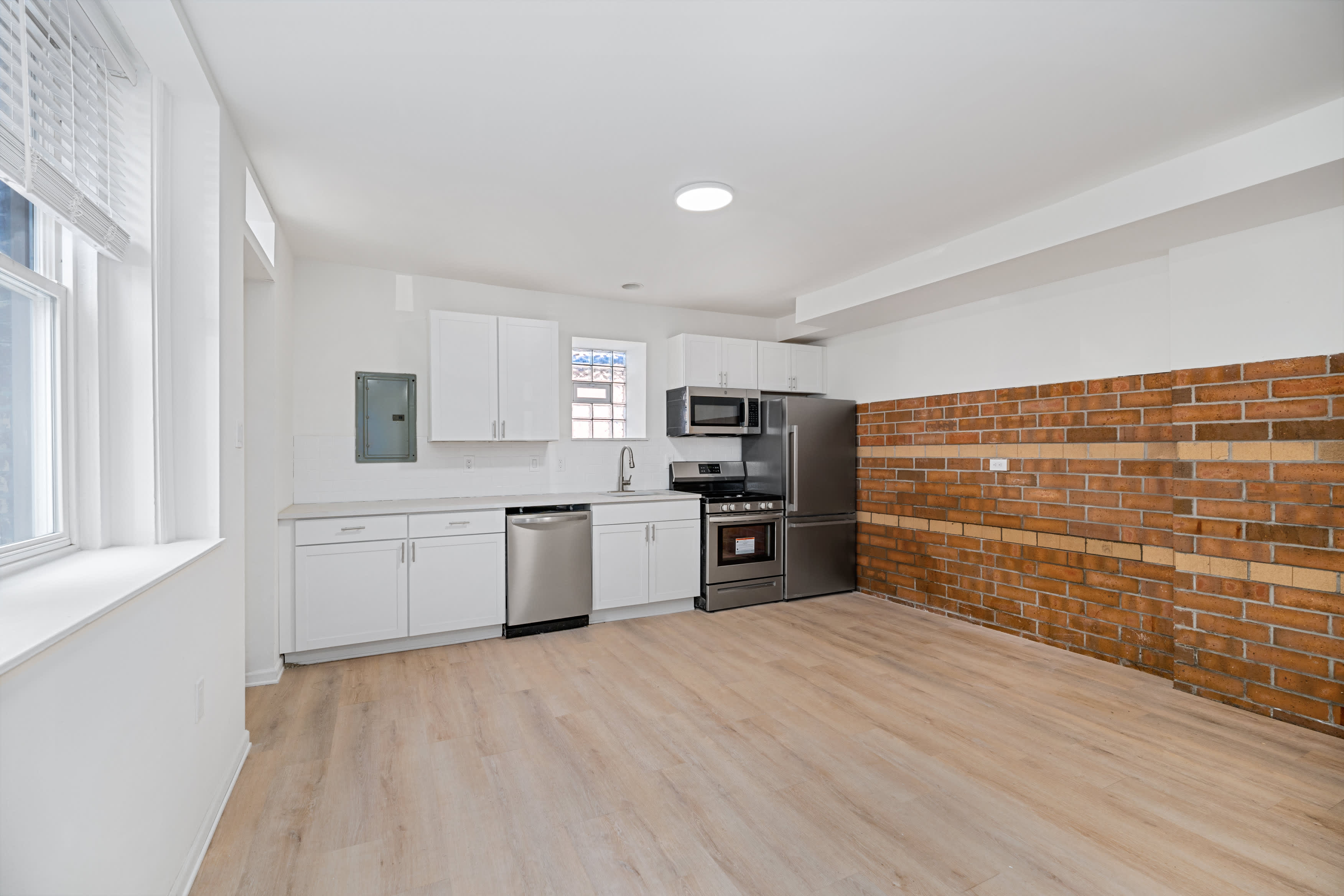 3401 Butler St – photo 2
