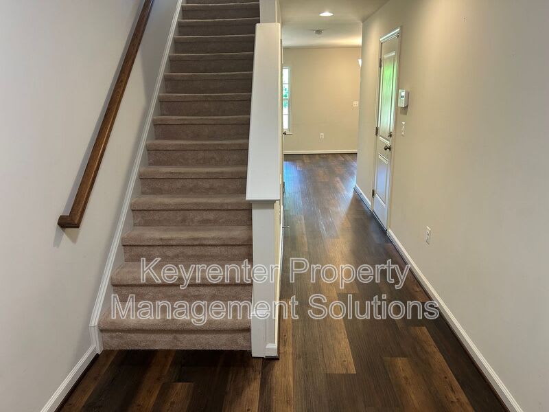 213 Willowshire Ct – photo 3