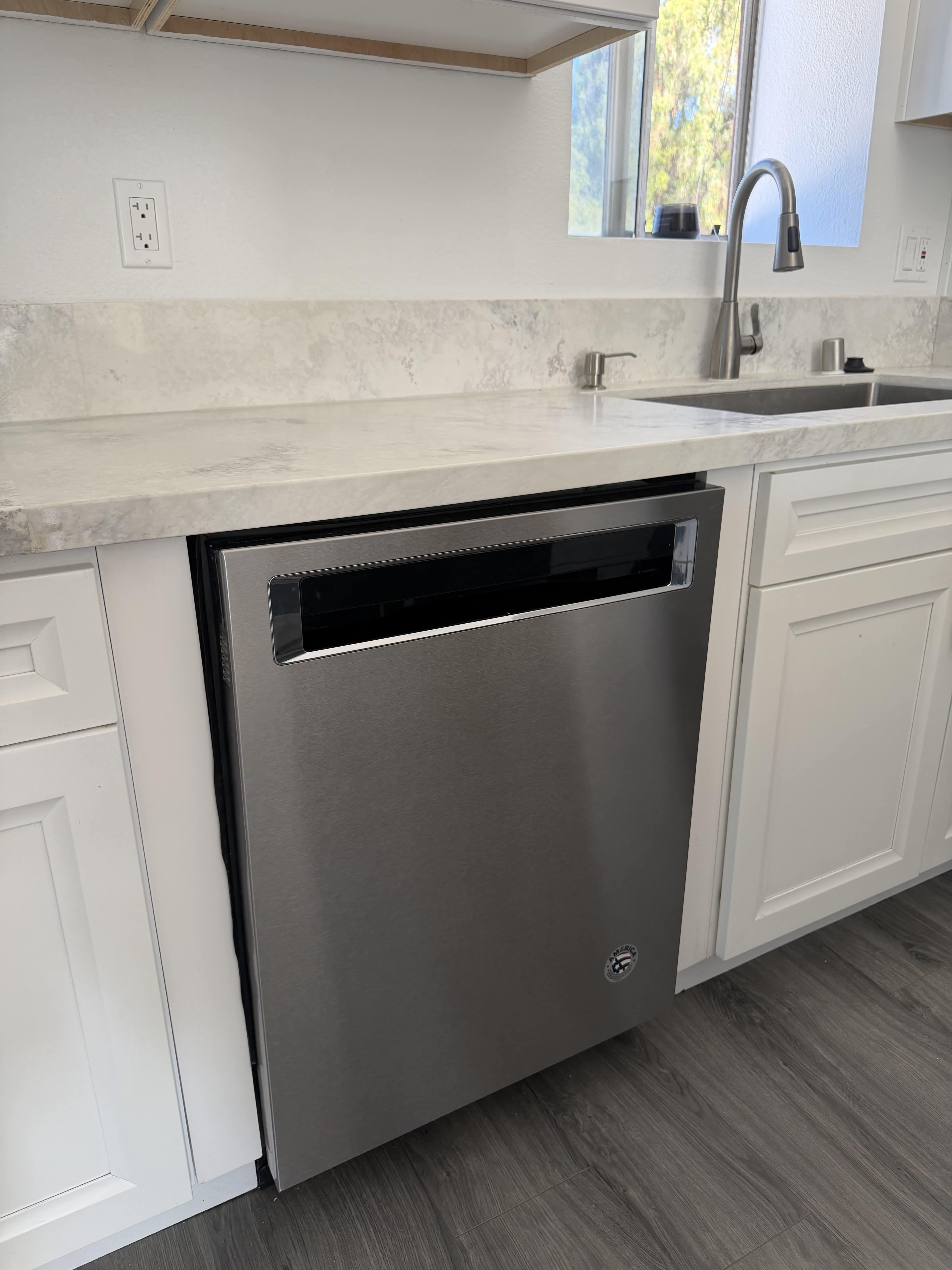 12403 Julian Avenue – photo 3