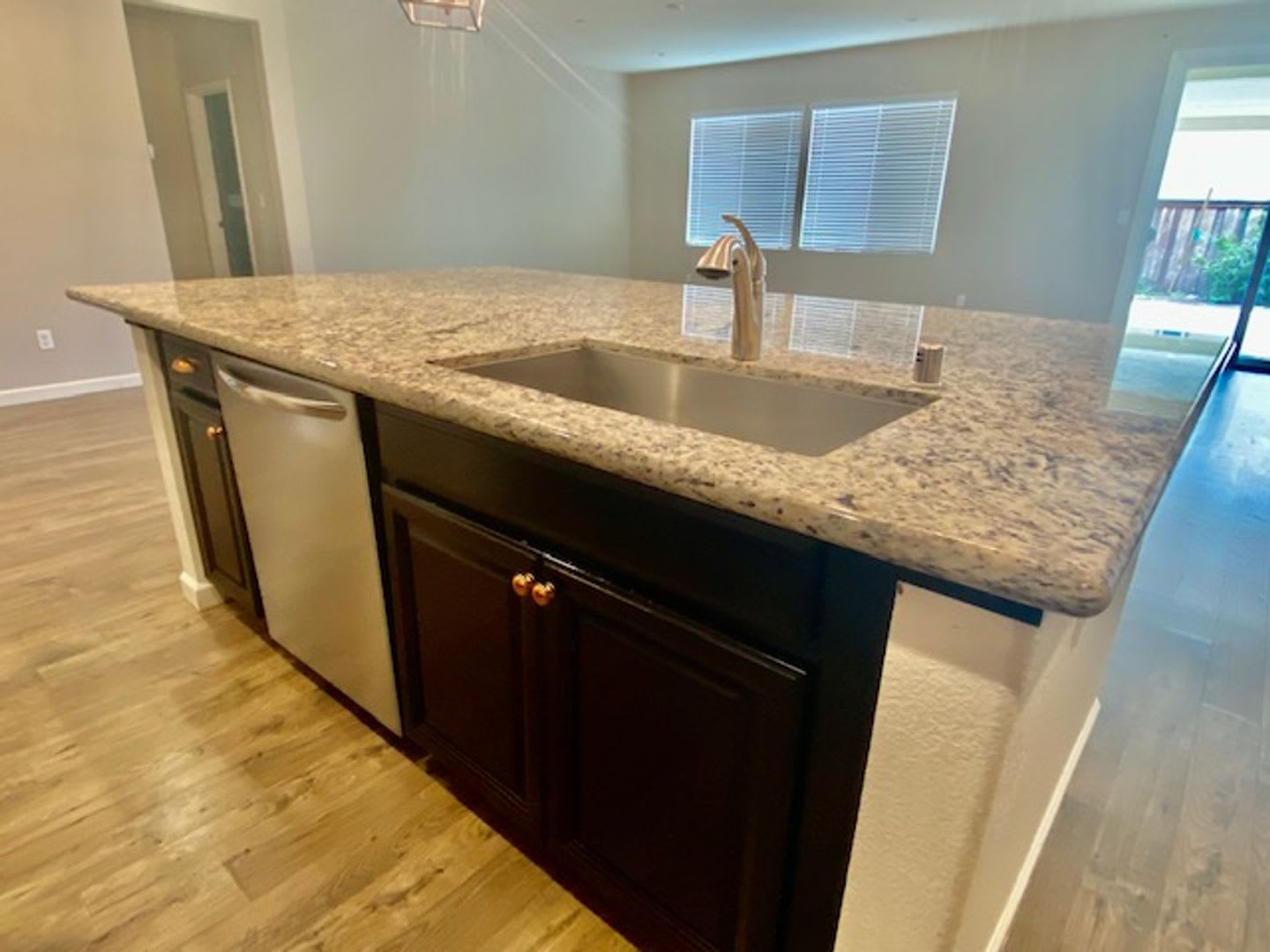 UNIQUE 4 BEDROOM, 3 BATH, 2 CAR GARAGE, 1 STORY IN WOODLAND – photo 3