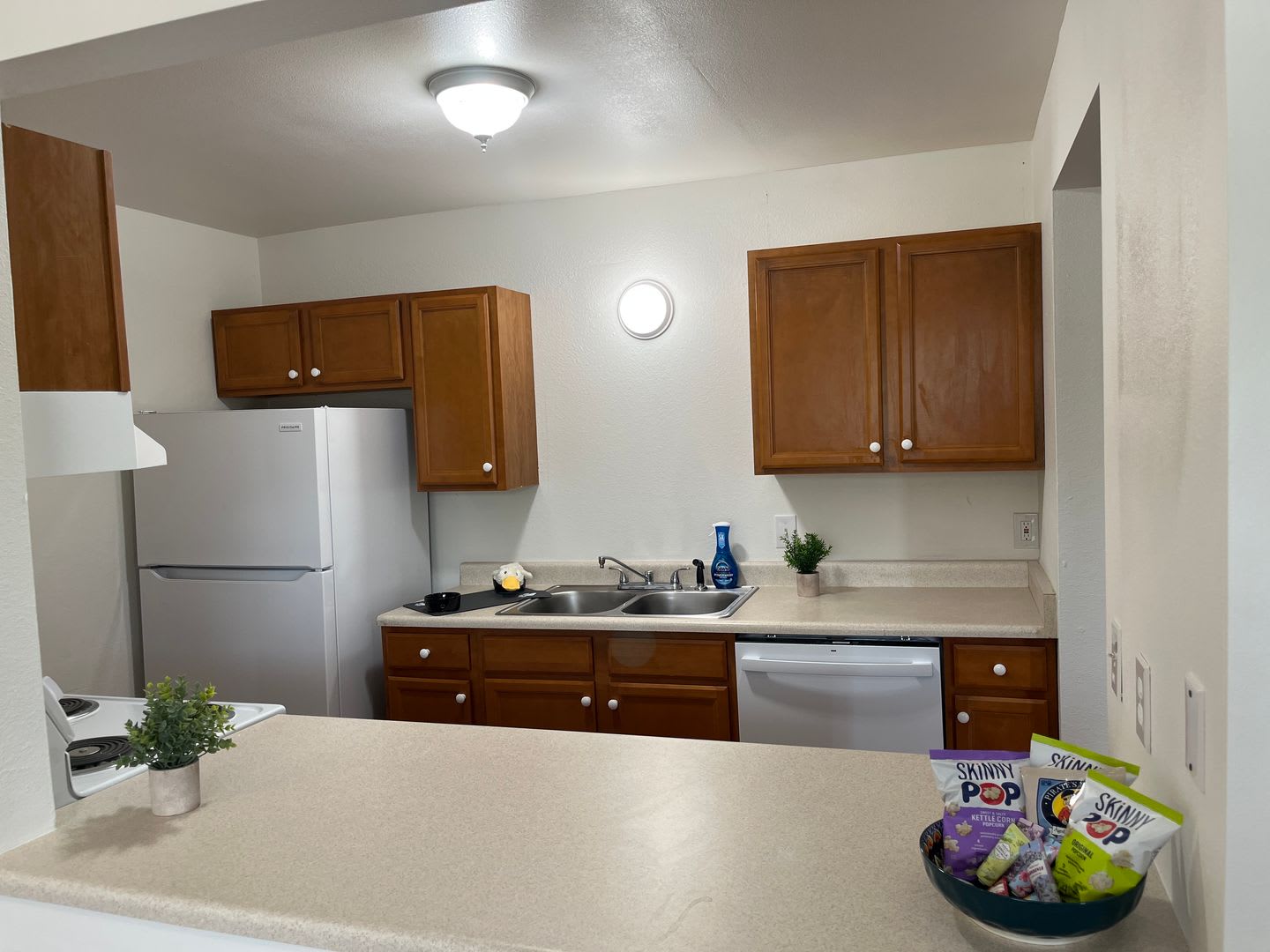Yarrow Apartments – photo 2