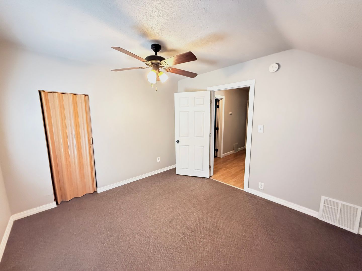 Spacious 5 Bedroom Home Near Msum Concordia Perfect For Students Or Large Households – photo 1