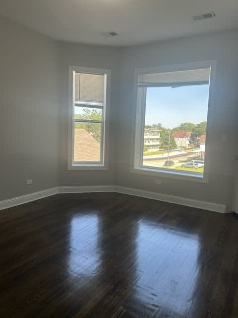 439 W Marquette Rd 3 – photo 1
