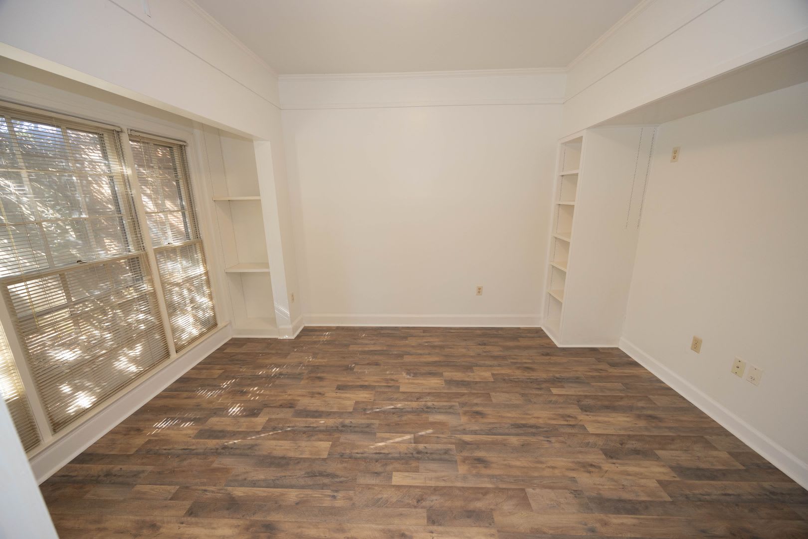 2043 Hazel Hedge Ln. – photo 4