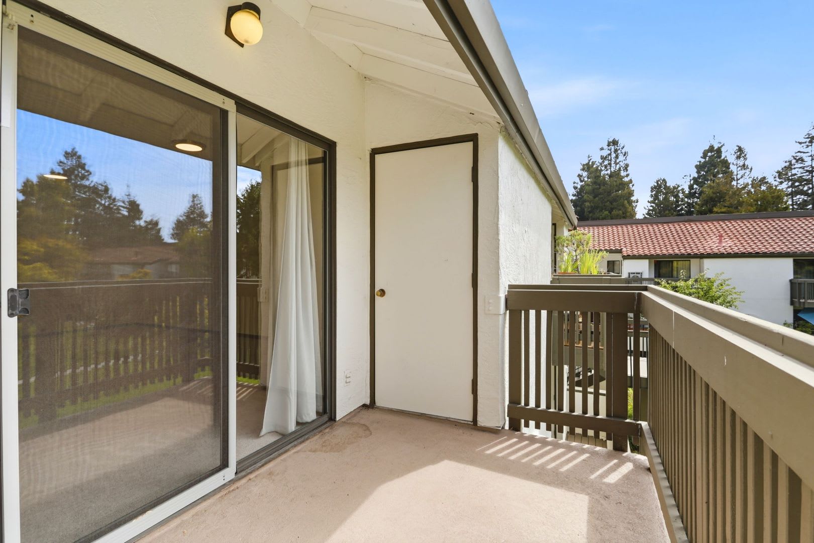Wow! What a Great Home! Available Now! – photo 5