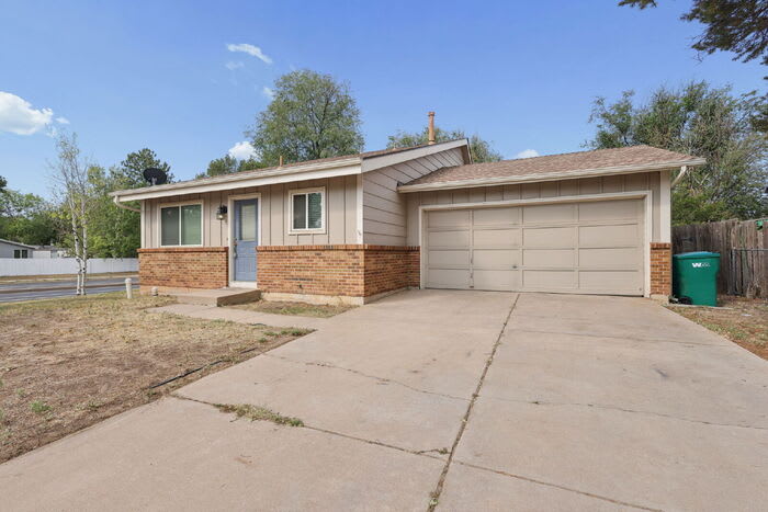 2390 Middleton Court – photo 1