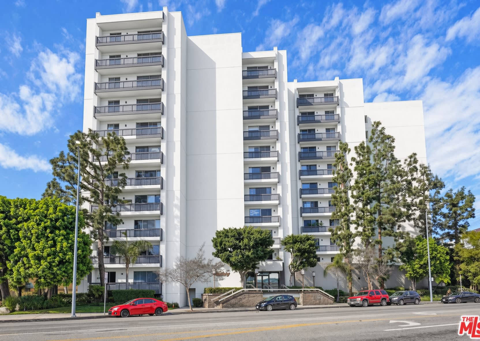 321 South San Vicente Boulevard – photo 1