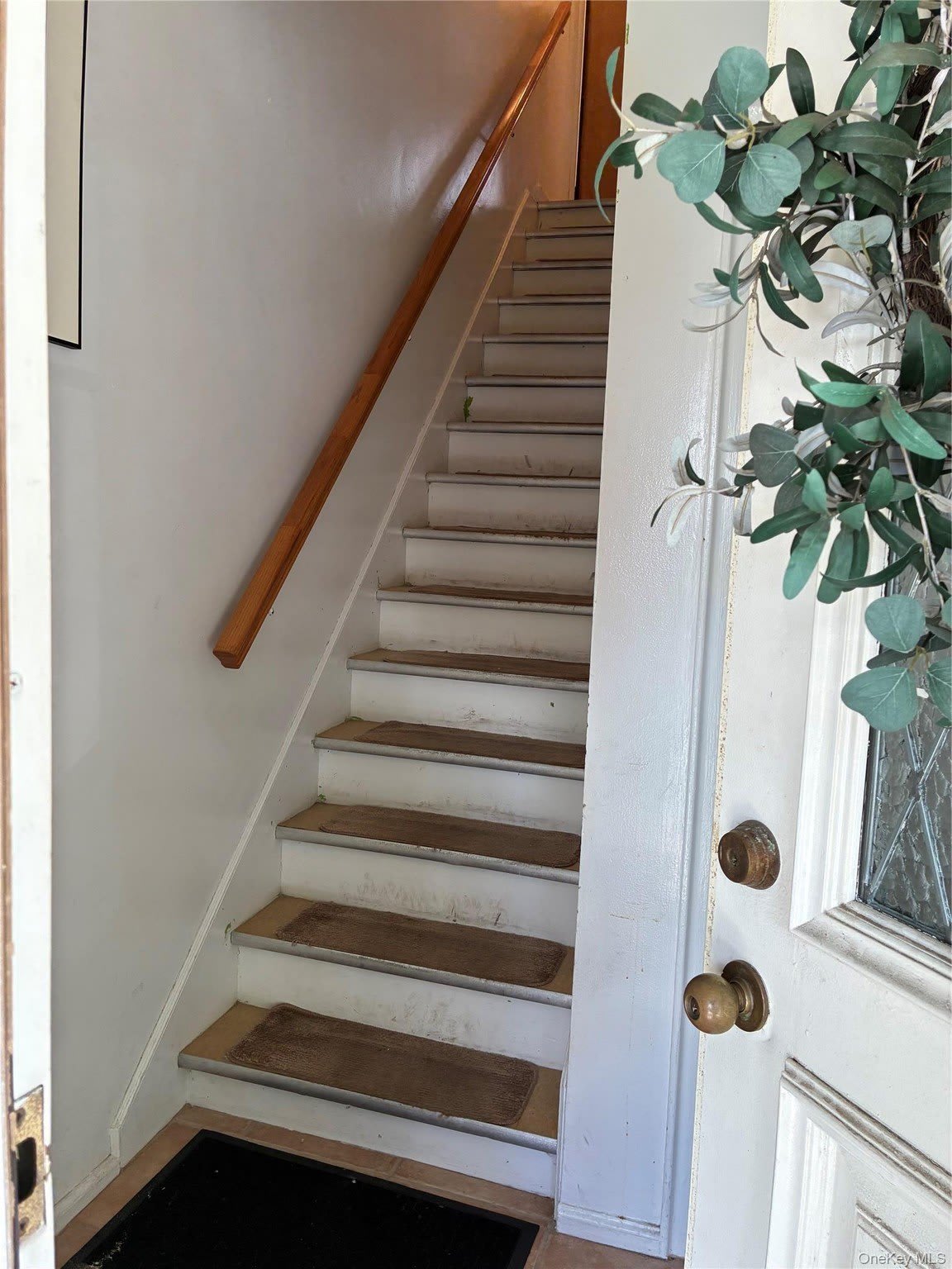 105 Wakefield Avenue – photo 1