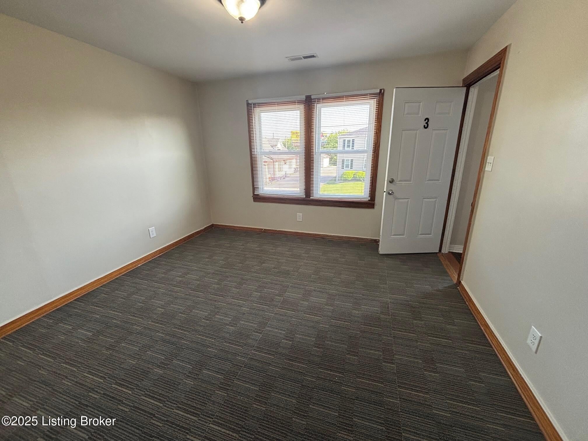 136 E Harrison Ave – photo 2