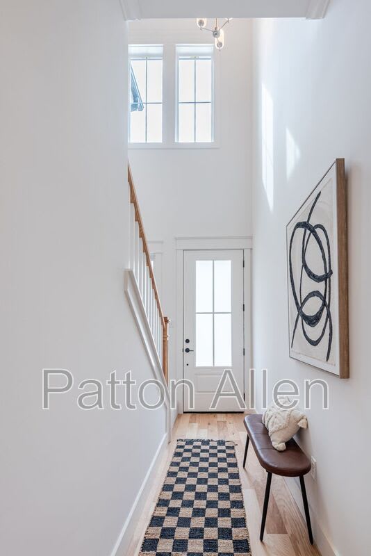 153 Collin Pl – photo 3